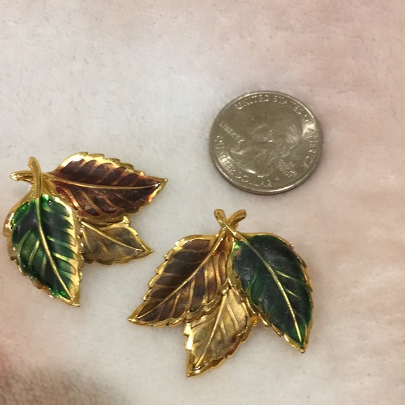 Enamel & Gold toned Autumn Fall Leaf Pierced Earrings Vintage RS - Picture 4 of 7